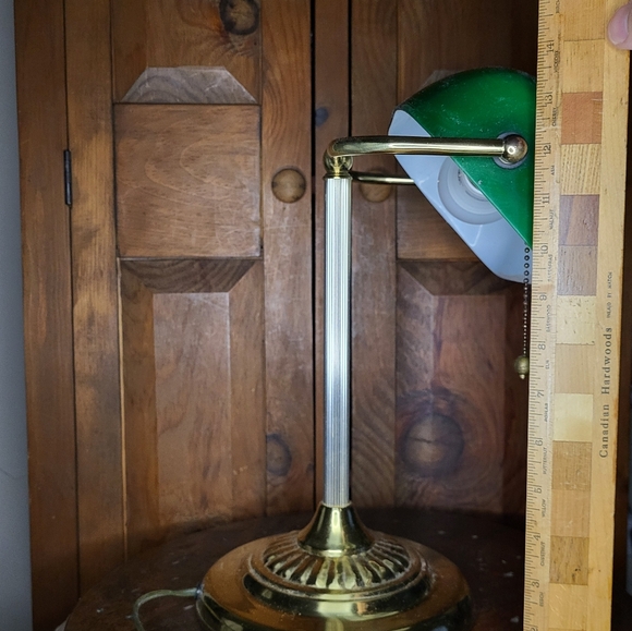 Green Glass Banker's Lamp with Brass Base - Picture 5 of 15